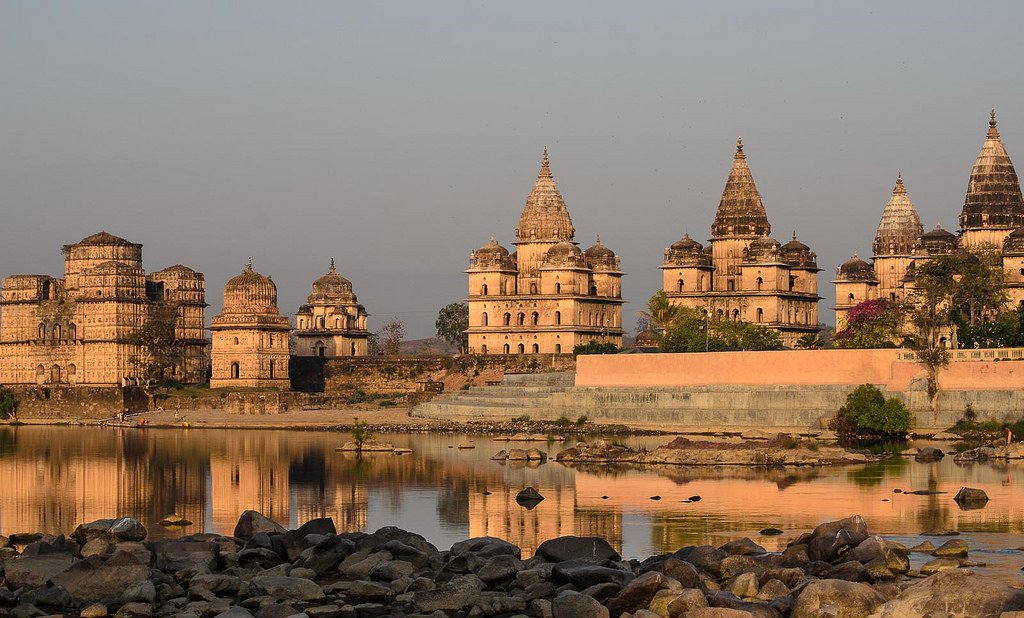 Chhatris, Orchha