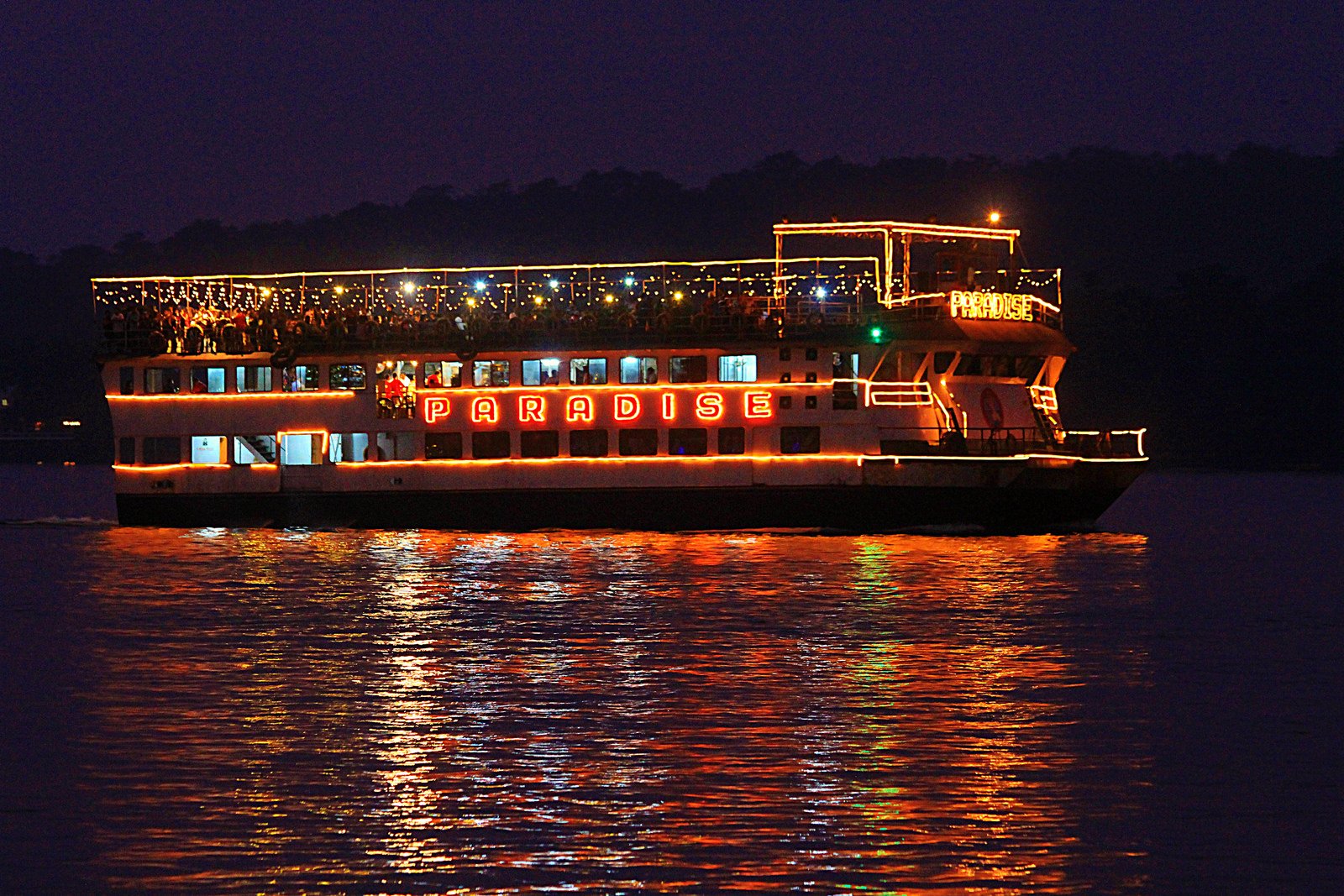 mandovi river cruise starting point