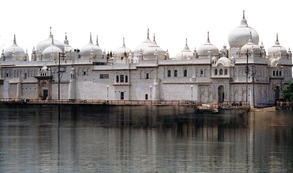 Hanumantal Bada Jain Mandir